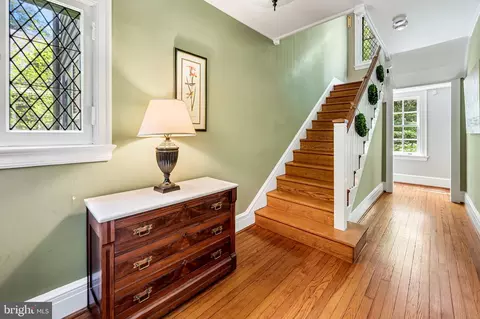 Entry Way - 203 Deepdene Rd, Baltimore, MD 21210 photo 3 of 4