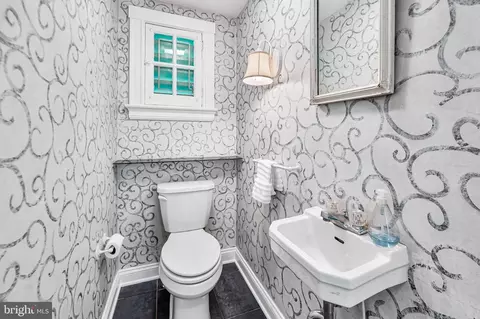 Bath - 203 Deepdene Rd, Baltimore, MD 21210 photo 1 of 5