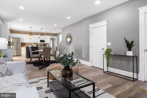 400 S Augusta Ave, Baltimore, MD 21229 photo 6