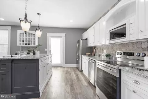 400 S Augusta Ave, Baltimore, MD 21229 photo 14
