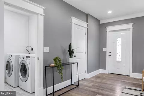 400 S Augusta Ave, Baltimore, MD 21229 photo 8