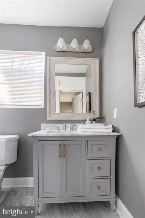 400 S Augusta Ave, Baltimore, MD 21229 photo 30