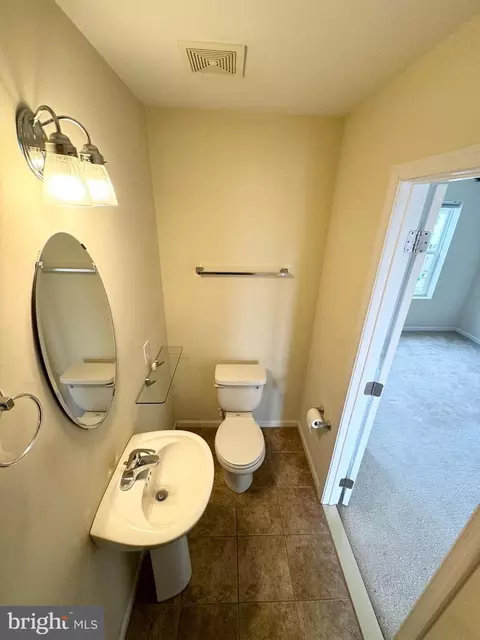 Bath - 4629 Dillon Pl, Baltimore, MD 21224 photo 9 of 9