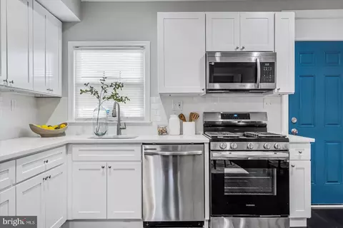Kitchen - 2715 E Preston St, Baltimore, MD 21213 photo 3 of 4