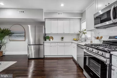 Kitchen - 2715 E Preston St, Baltimore, MD 21213 photo 2 of 4