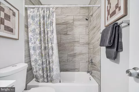 Bath - 2715 E Preston St, Baltimore, MD 21213 photo 2 of 6