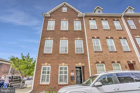 830 S Robinson St, Baltimore, MD 21224