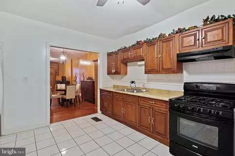 1606 Darley Ave, Baltimore, MD 21213 photo 2