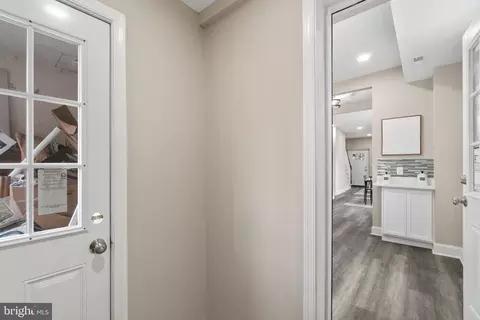 Entry Way - 626 W 33rd St, Baltimore, MD 21211 photo 2 of 3