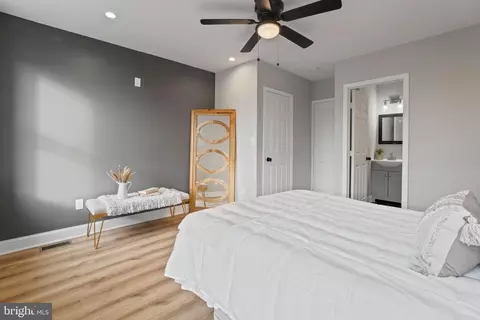 1702 E Oliver St, Baltimore, MD 21213 photo 28