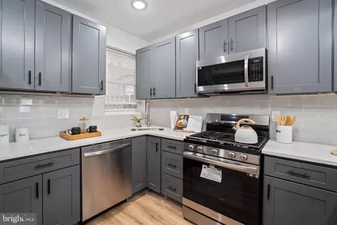 1702 E Oliver St, Baltimore, MD 21213 photo 12