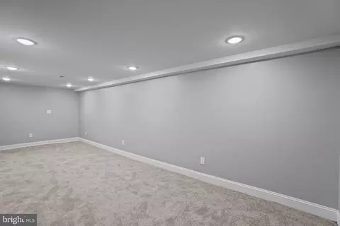 1702 E Oliver St, Baltimore, MD 21213 photo 18