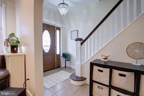 Entry Way - 2309 N Pulaski St, Baltimore, MD 21217 photo 1 of 2
