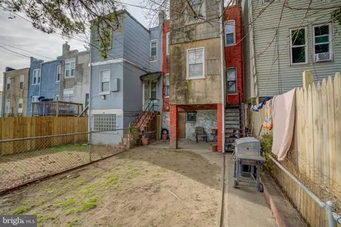 Exterior - 2309 N Pulaski St, Baltimore, MD 21217 photo 3 of 4