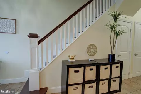 Entry Way - 2309 N Pulaski St, Baltimore, MD 21217 photo 2 of 2