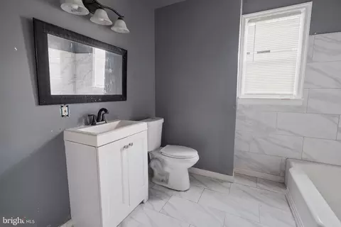 Bath - 4505 Harcourt Rd, Baltimore, MD 21214 photo 1 of 2
