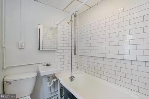 1916 Mcculloh St, Baltimore, MD 21217 photo 5
