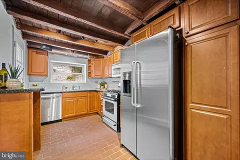 12 Henrietta St E, Baltimore, MD 21230 photo 9