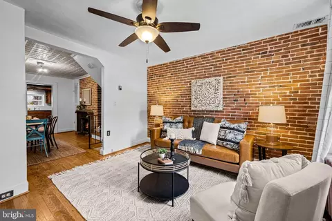 12 Henrietta St E, Baltimore, MD 21230 photo 2