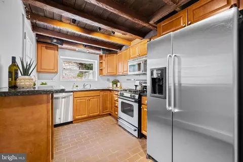 12 Henrietta St E, Baltimore, MD 21230 photo 10
