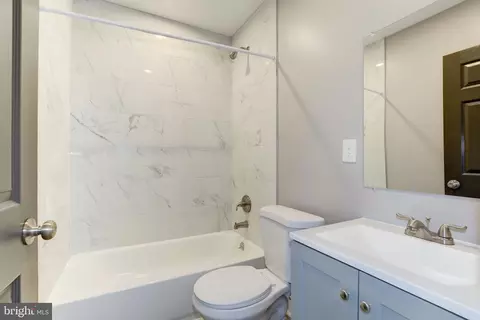 Bath - 504 E 42nd St, Baltimore, MD 21218 photo 3 of 6