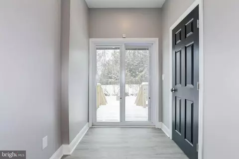 Entry Way - 504 E 42nd St, Baltimore, MD 21218 photo 2 of 5