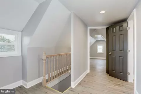 Entry Way - 504 E 42nd St, Baltimore, MD 21218 photo 4 of 5