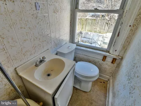 Bath - 308 Calhoun St S, Baltimore, MD 21223 photo 2 of 2