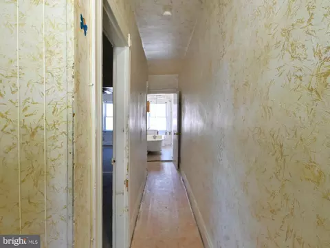 Entry Way - 308 Calhoun St S, Baltimore, MD 21223 photo 4 of 5