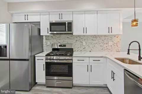 2556 Robb St, Baltimore, MD 21218 photo 6