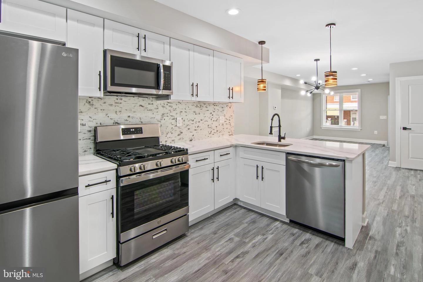 2556 Robb St, Baltimore, MD 21218 photo 7