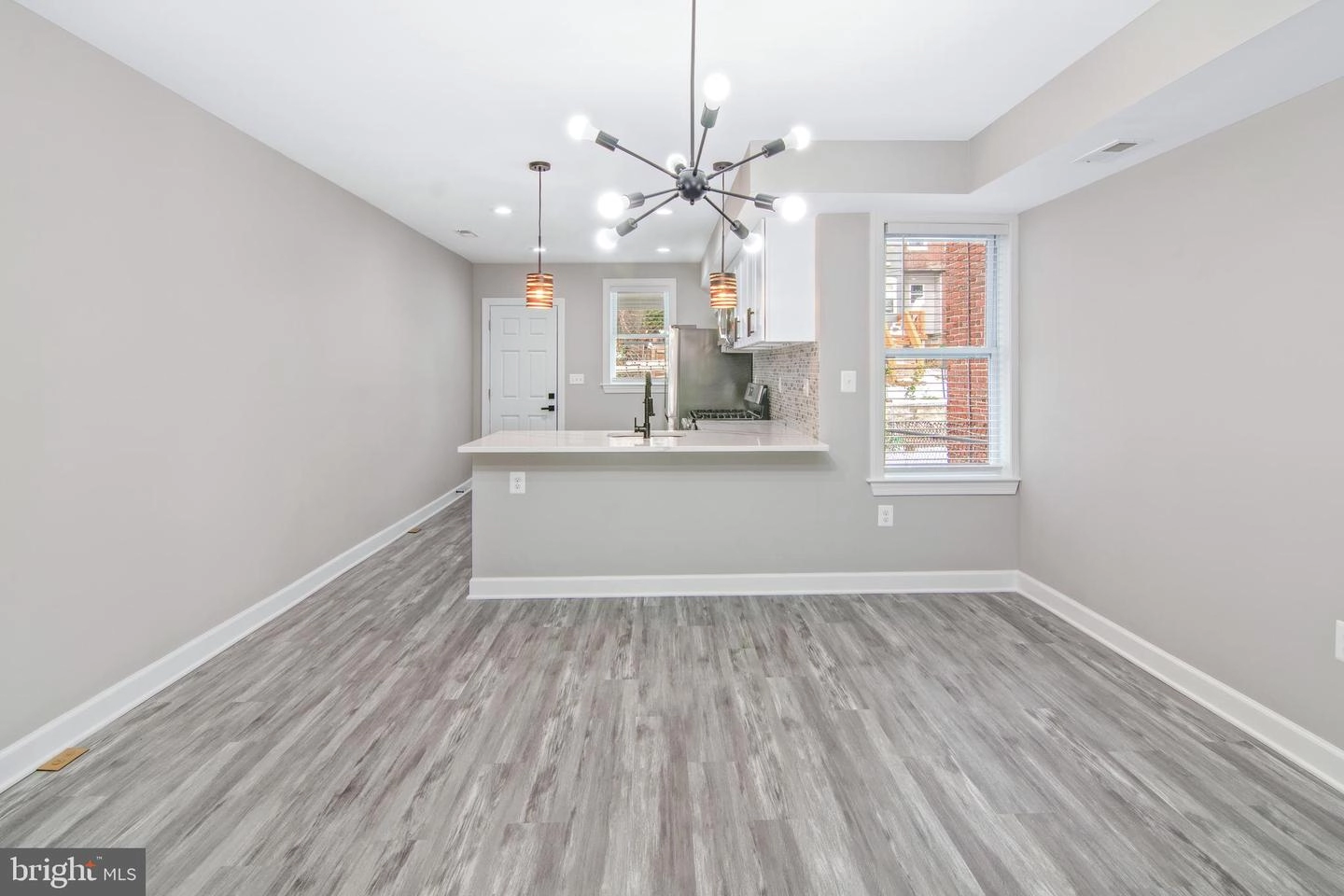 2556 Robb St, Baltimore, MD 21218 photo 4