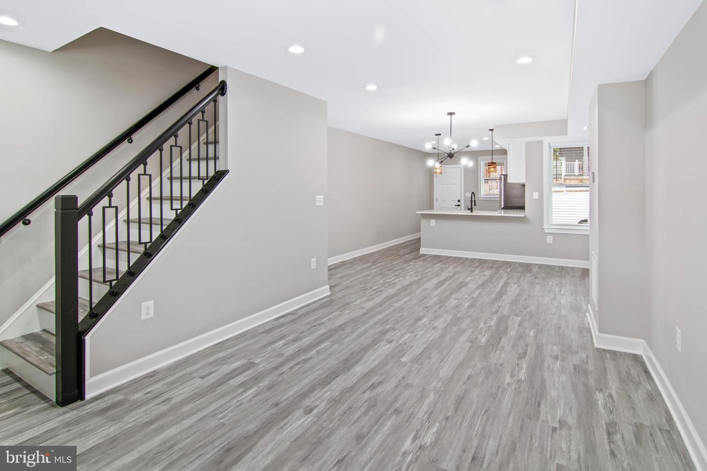 2556 Robb St, Baltimore, MD 21218 photo 3