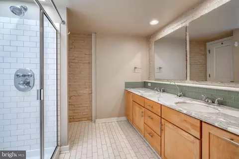 Bath - 2 N Curley St, Baltimore, MD 21224 photo 7 of 8