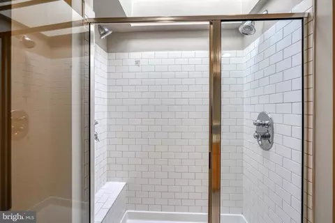 Bath - 2 N Curley St, Baltimore, MD 21224 photo 6 of 8