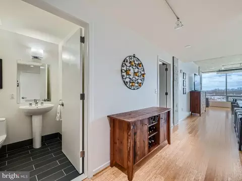 Entry Way - 1200 Steuart St #524, Baltimore, MD 21230 photo 1 of 3