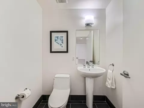 Bath - 1200 Steuart St #524, Baltimore, MD 21230 photo 2 of 5