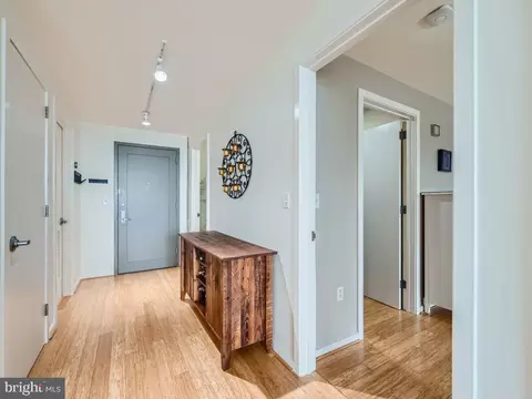 Entry Way - 1200 Steuart St #524, Baltimore, MD 21230 photo 2 of 3