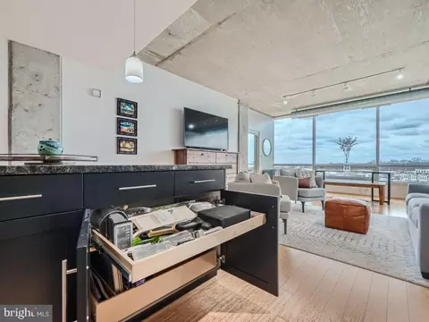Bath - 1200 Steuart St #524, Baltimore, MD 21230 photo 1 of 5
