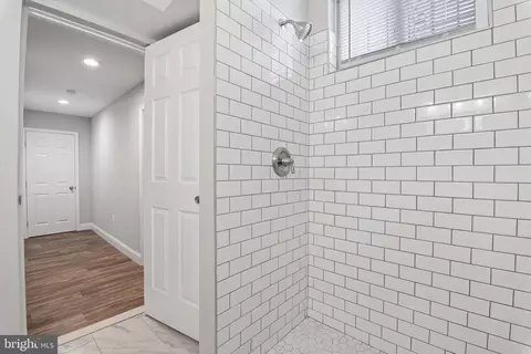 34 N Rosedale St, Baltimore, MD 21229 photo 3