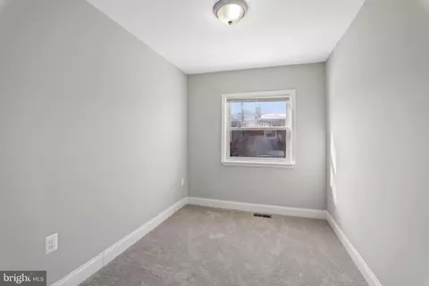 34 N Rosedale St, Baltimore, MD 21229 photo 9
