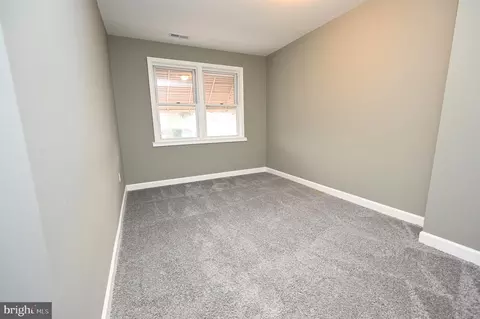 1018 Wicklow Rd, Baltimore, MD 21229 photo 23