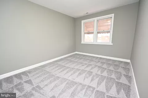 1018 Wicklow Rd, Baltimore, MD 21229 photo 4