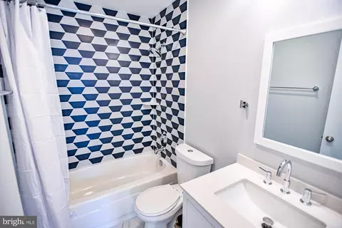 Bath - 733 Stoney Spring Dr, Baltimore, MD 21210 photo 6 of 8