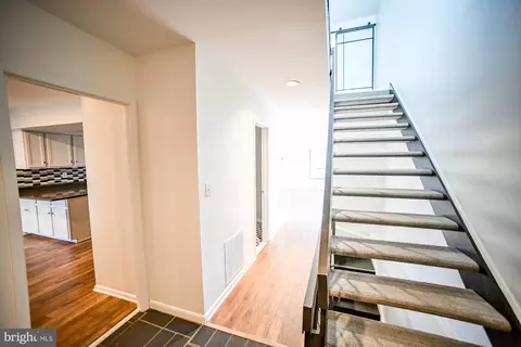 Entry Way - 733 Stoney Spring Dr, Baltimore, MD 21210 photo 3 of 7