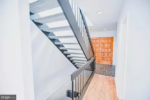 Entry Way - 733 Stoney Spring Dr, Baltimore, MD 21210 photo 2 of 7
