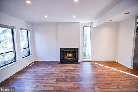 Living - 733 Stoney Spring Dr, Baltimore, MD 21210 photo 4 of 4