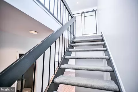 Entry Way - 733 Stoney Spring Dr, Baltimore, MD 21210 photo 4 of 7