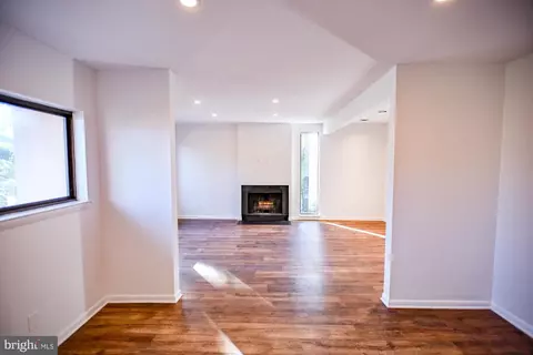 Living - 733 Stoney Spring Dr, Baltimore, MD 21210 photo 3 of 4