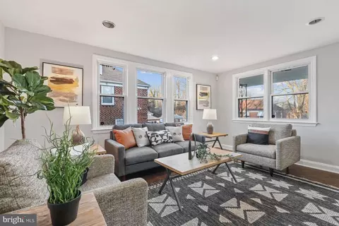 726 Nottingham Rd, Baltimore, MD 21229 photo 4
